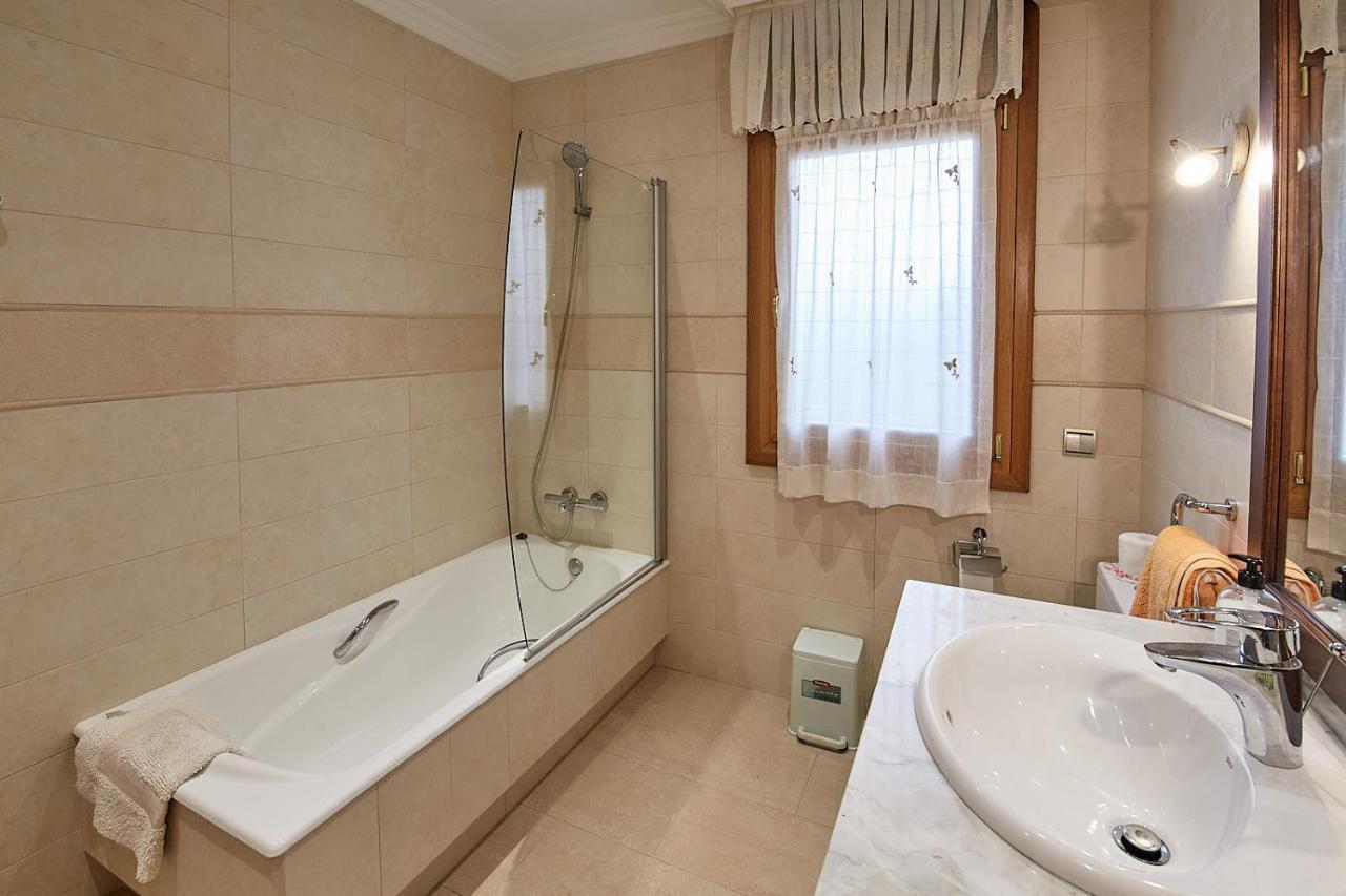 Alojamiento Extrahotelero Casa Ernestina Castillo  Ngoại thất bức ảnh